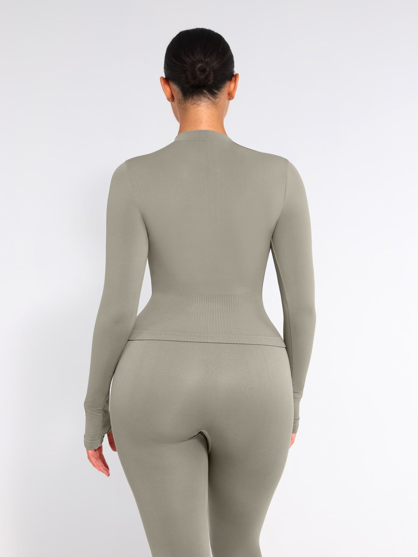 CurvedByOshun®  Seamless Full Zipper Running Top with Thumb Holes