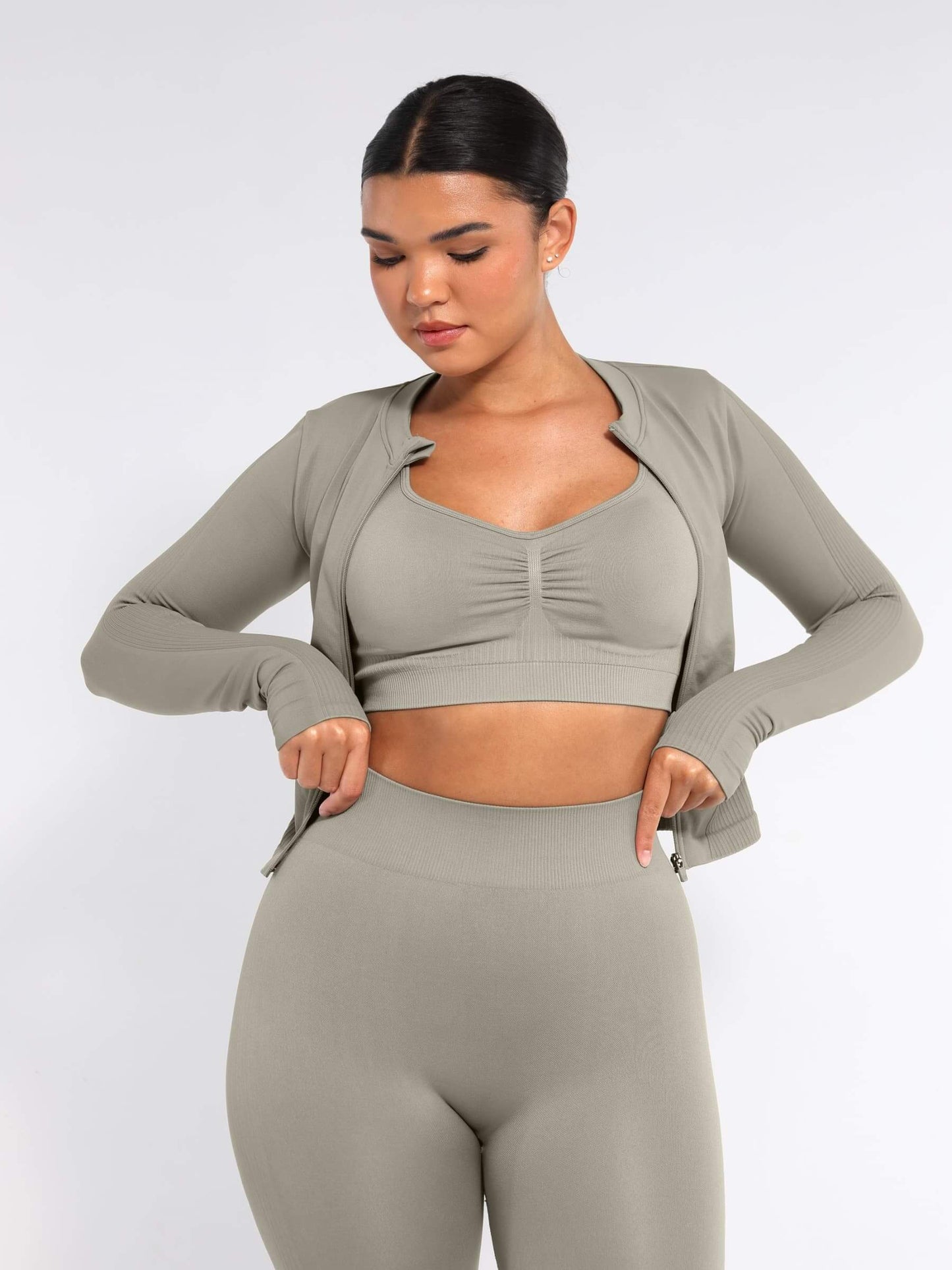 CurvedByOshun®  Seamless Full Zipper Running Top with Thumb Holes